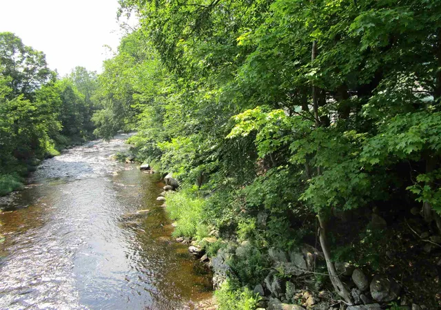 Homes for sale in Londonderry, VT | 1950 North Main St, Londonderry, VT 05148 | MLS# 5097171