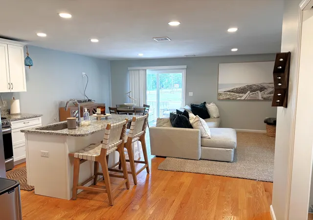 2nd image of 8 Cranberry Wy, Manchester, NH 03109 | MLS# 5097181