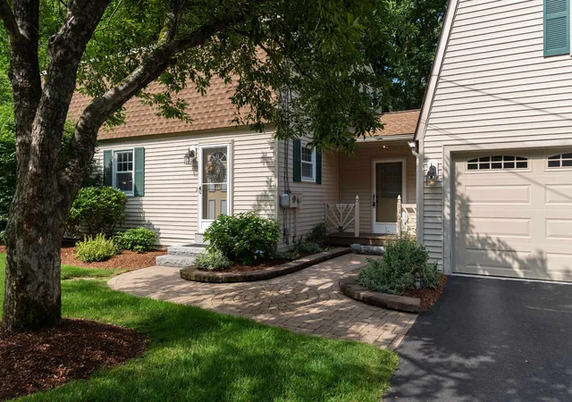 Photo 2 of Sale Pending at 130 Lindstrom Ln, Manchester, NH 03104 | MLS# 5097214 | Listing updated on 2026-08-23