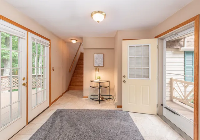 Photo 3 of Sale Pending at 130 Lindstrom Ln, Manchester, NH 03104 | MLS# 5097214 | Listing updated on 2026-08-23