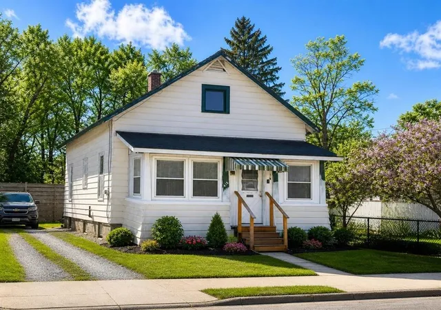 Homes for sale in Bennington, VT | 415 County St, Bennington, VT 05201 | MLS# 5097234