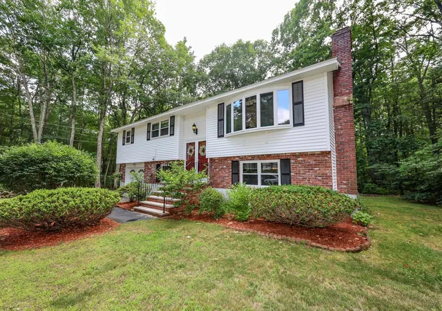 Photo 1 of Single family home for sale at 65 Shannon Rd, Salem, NH 03079 | MLS# 5097266 | Listing updated on 2026-07-06