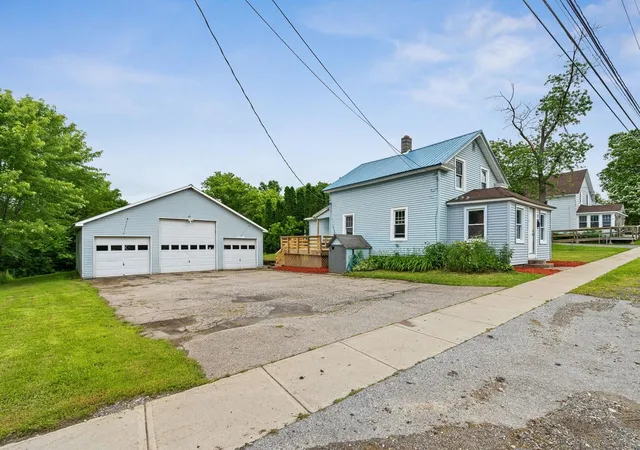3rd image of 21 New Haven Rd, Vergennes, VT 05491 | MLS# 5097285