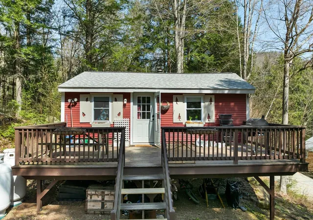 Homes for sale in Woodstock, NH | 19 Hamlet Dr, Woodstock, NH 03262 | MLS# 5097289