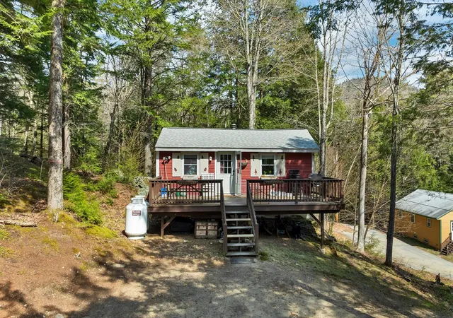Homes for sale in Woodstock, NH | 19 Hamlet Dr, Woodstock, NH 03262 | MLS# 5097289