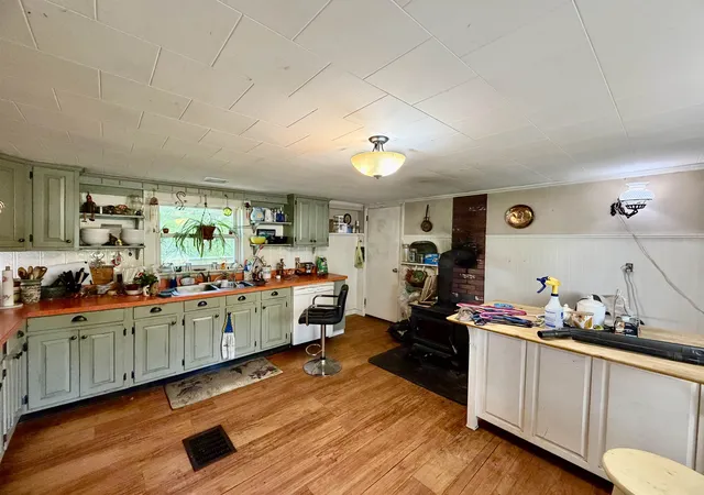 Photo 4 of Sale Pending at 150 School St, Effingham, NH 03882 | MLS# 5097291 | Listing updated on 2026-07-09