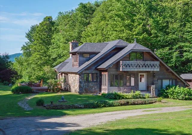 1st image of 952 Bakersfield Rd, Jeffersonville, VT 05464 | MLS# 5097301