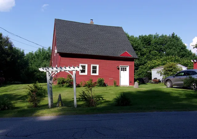 2nd image of 421 Bradley Hill Rd, Benton, NH 03785 | MLS# 5097322