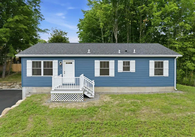 4th image of 28 Cottage Pl, Ashland, NH 03217 | MLS# 5097334