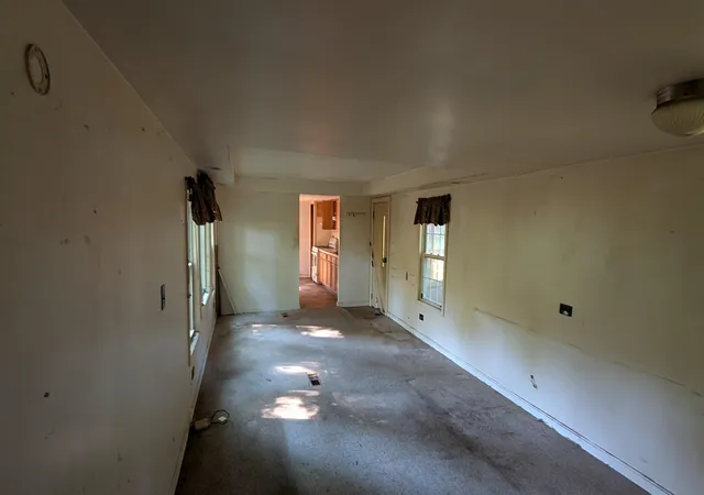 4th image of 8 Hubbard Rd, Deering, NH 03244 | MLS# 5097336