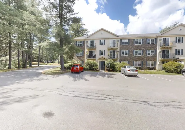 Homes for sale in Nashua, NH | 7 Autumn Leaf Dr #24, Nashua, NH 03060 | MLS# 5097350