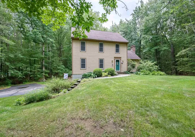 Photo 1 of Single family home for sale at 5 Taschereau Dr, Mont Vernon, NH 03057 | MLS# 5097357 | Listing updated on 2026-10-08