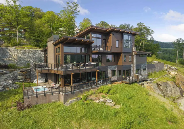1st image of 101 Switchback Ln, Stowe, VT 05672 | MLS# 5097362