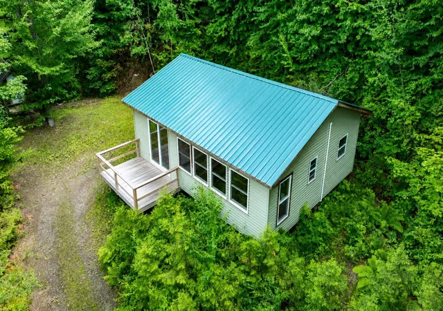 2nd image of 258 Loon Lake Rd, Woodbury, VT 05681 | MLS# 5097368