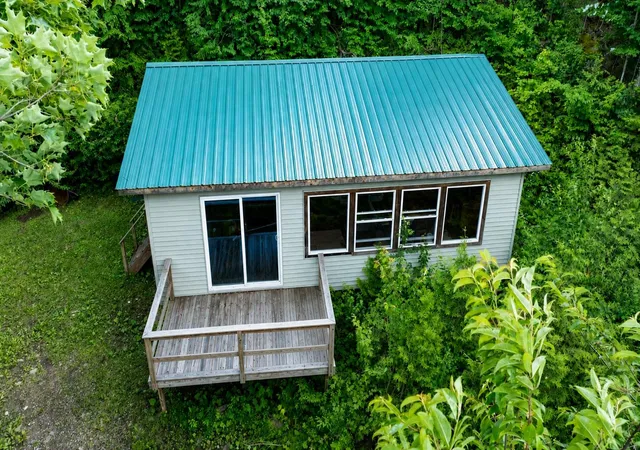 3rd image of 258 Loon Lake Rd, Woodbury, VT 05681 | MLS# 5097368