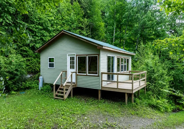 4th image of 258 Loon Lake Rd, Woodbury, VT 05681 | MLS# 5097368