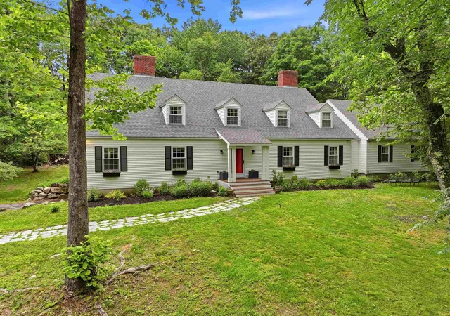 1st image of 1 Chandler Rd, Bedford, NH 03110 | MLS# 5097392