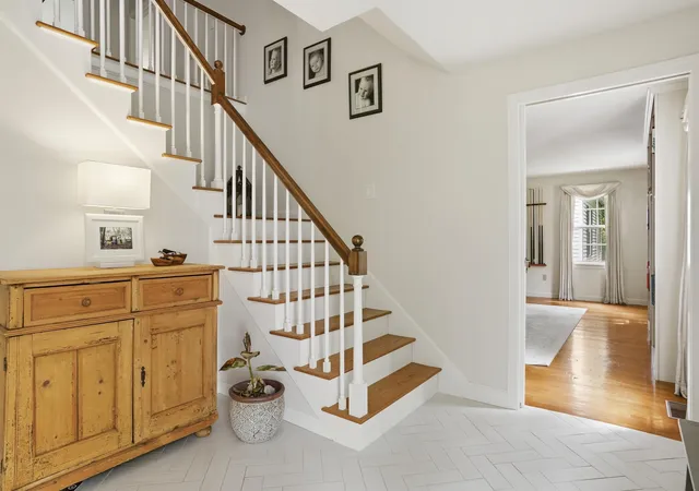 3rd image of 1 Chandler Rd, Bedford, NH 03110 | MLS# 5097392