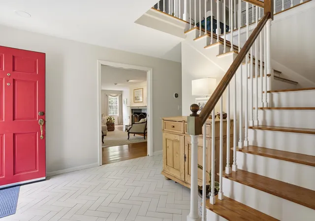 4th image of 1 Chandler Rd, Bedford, NH 03110 | MLS# 5097392