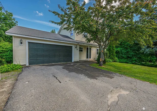Homes for sale in New London, NH | 81 Seamans Rd, New London, NH 03257 | MLS# 5097405