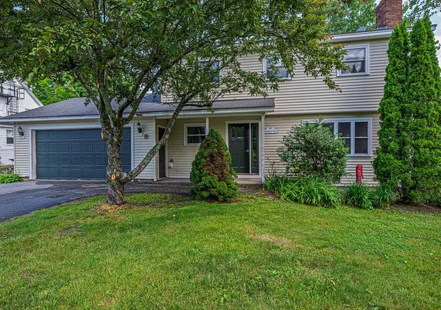 Homes for sale in New London, NH | 81 Seamans Rd, New London, NH 03257 | MLS# 5097405