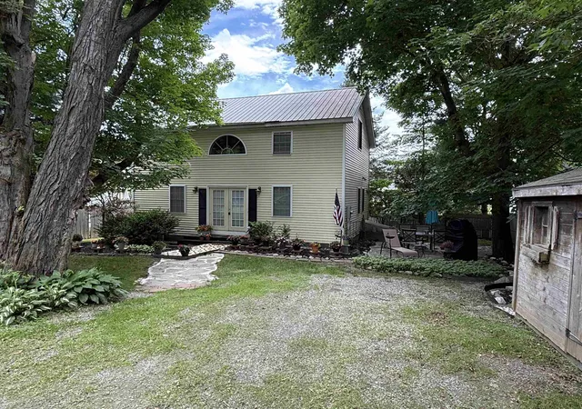Homes for sale in Manchester, VT | 198 Elm St, Manchester, VT 05255 | MLS# 5097410