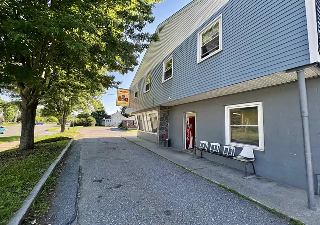 Homes for sale in Hartford, VT | 754 Hartford Ave, Hartford, VT 05001 | MLS# 5097425