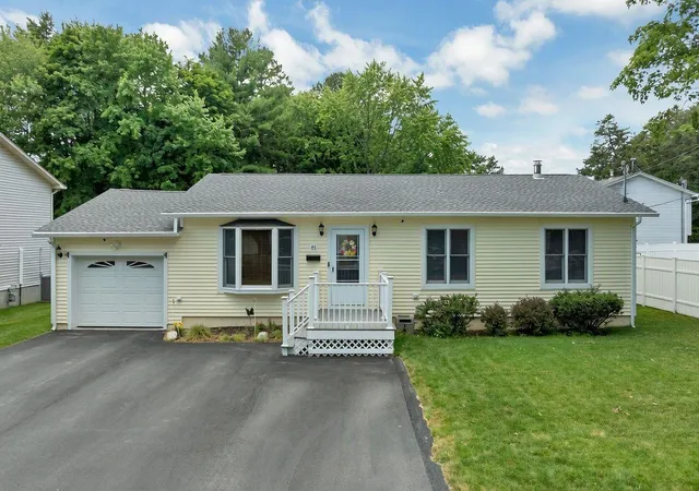 Homes for sale in Nashua, NH | 61 Almont St, Nashua, NH 03060 | MLS# 5097440
