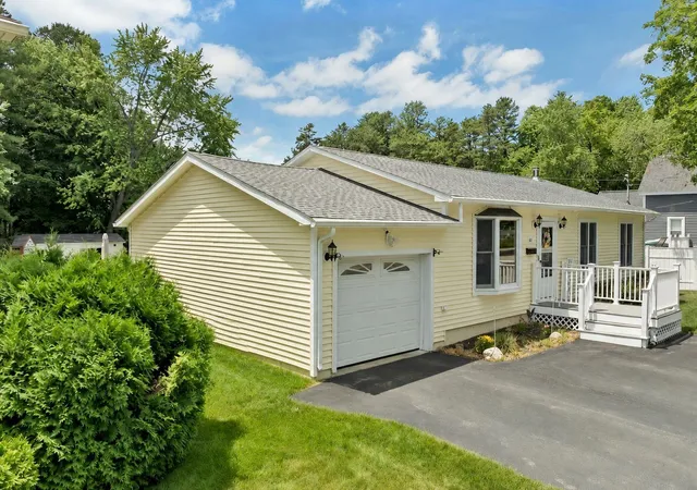 Homes for sale in Nashua, NH | 61 Almont St, Nashua, NH 03060 | MLS# 5097440