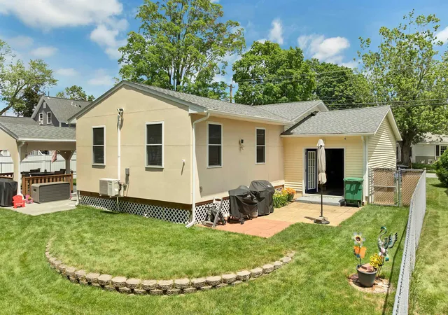 Homes for sale in Nashua, NH | 61 Almont St, Nashua, NH 03060 | MLS# 5097440