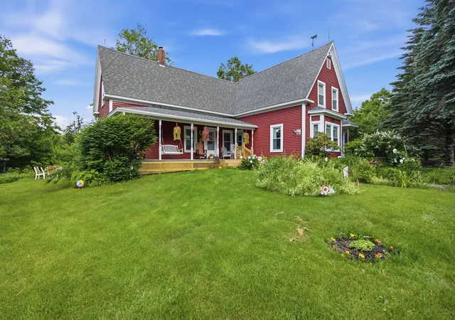 2nd image of 557 Old East Rd, Whitefield, NH 03598 | MLS# 5097444