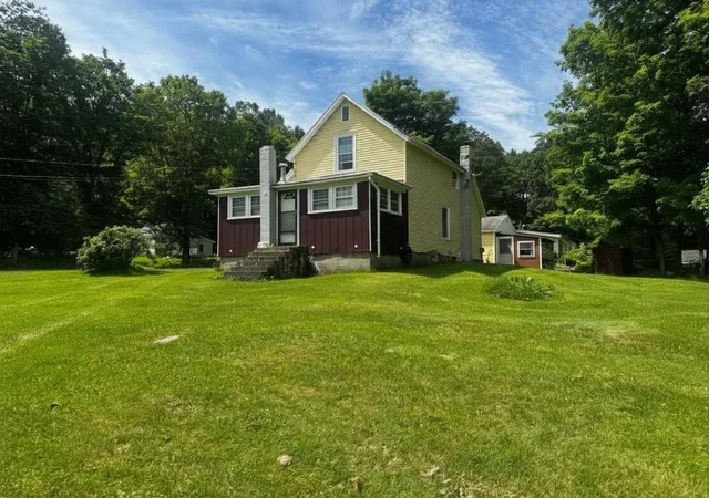 Homes for sale in Clarendon, VT | 2875 East St, Clarendon, VT 05759 | MLS# 5097468