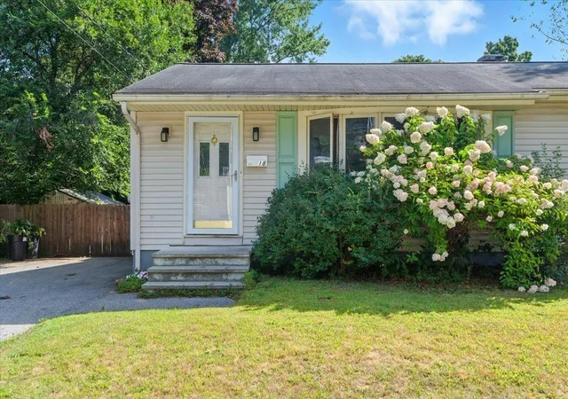 Homes for sale in South Burlington, VT | 18 Maplewood Dr, South Burlington, VT 05403 | MLS# 5097473