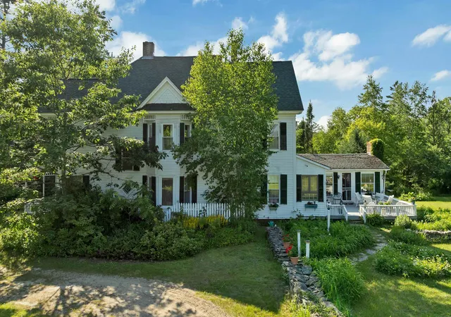 Photo 4 of Single family home for sale at 23 Park St, Whitefield, NH 03598 | MLS# 5097480 | Listing updated on 2026-08-03
