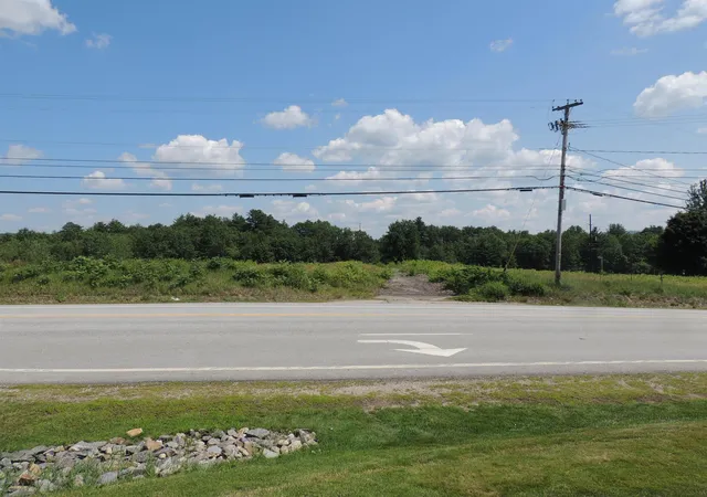 Homes for sale in Tilton, NH | 355 Laconia Rd, Tilton, NH 03276 | MLS# 5097491