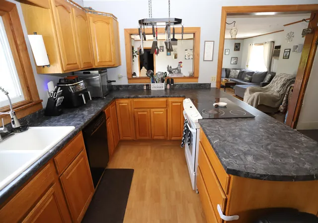 5th image of 94 Orchard St, Newport City, VT 05855 | MLS# 5097496