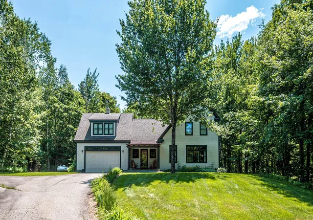 Single family home for sale at 7 Cameron Dr, Jackson, NH 03846 | MLS# 5097506