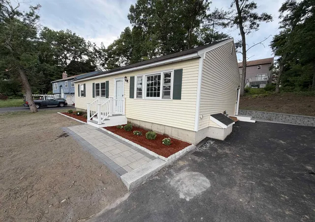 Photo 2 of Single family home for sale at 377 Broad St, Nashua, NH 03063 | MLS# 5097507 | Listing updated on 2026-09-01