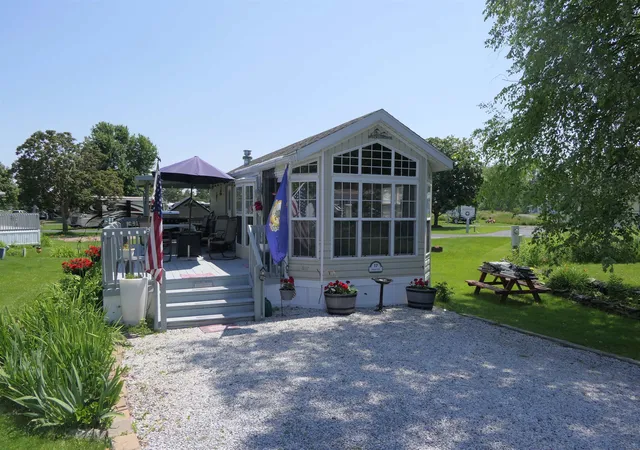 1st image of 17 Eagle Ln #17, South Hero, VT 05486 | MLS# 5097511