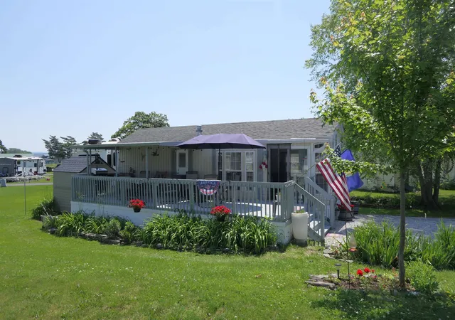2nd image of 17 Eagle Ln #17, South Hero, VT 05486 | MLS# 5097511