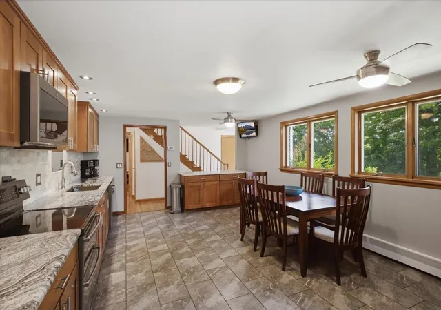 Photo 2 of Single family home for sale at 811 Middle Pownal Rd, Bennington, VT 05201 | MLS# 5097526 | Listing updated on 2026-07-30
