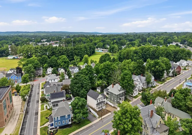 4th image of 16 Manchester St, Nashua, NH 03064 | MLS# 5097528
