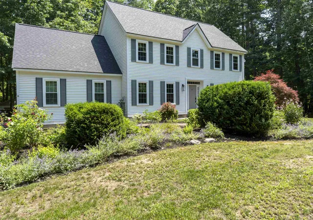 Photo 1 of Single family home for sale at 30 Lynne Dr, Hollis, NH 03049 | MLS# 5097562 | Listing updated on 2026-07-06