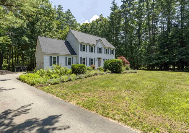 Photo 2 of Single family home for sale at 30 Lynne Dr, Hollis, NH 03049 | MLS# 5097562 | Listing updated on 2026-07-06