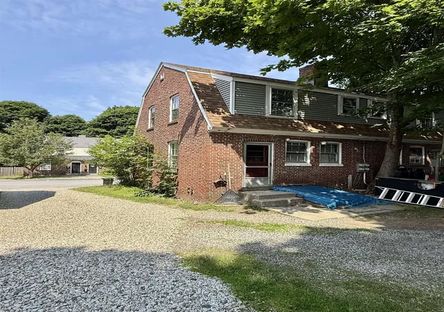 Photo 3 of Sale Pending at 113 Raleigh Wy, Portsmouth, NH 03801 | MLS# 5097599 | Listing updated on 2026-09-29