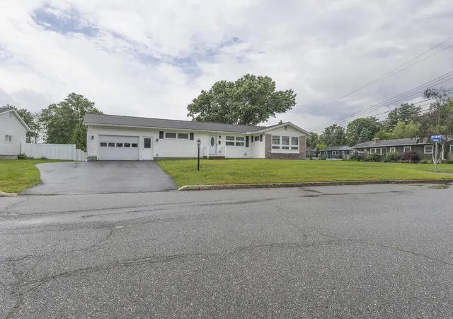 Homes for sale in South Burlington, VT | 42 Suburban Sq, South Burlington, VT 05403 | MLS# 5097605