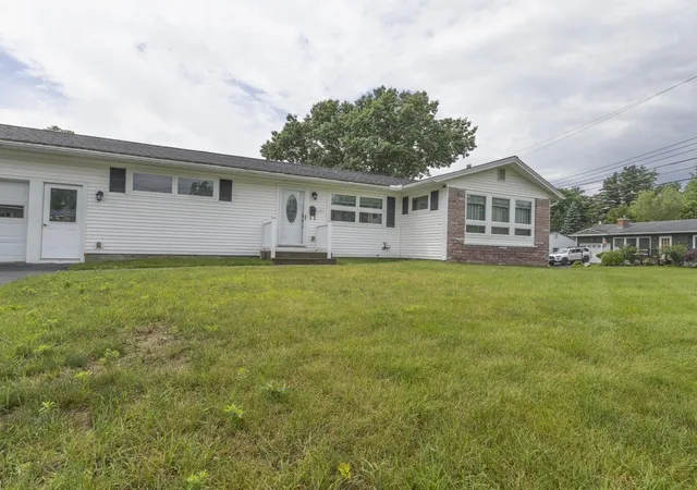 Homes for sale in South Burlington, VT | 42 Suburban Sq, South Burlington, VT 05403 | MLS# 5097605