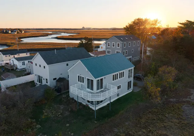 Homes for sale in Hampton, NH | 16 Bruce St, Hampton, NH 03842 | MLS# 5097609