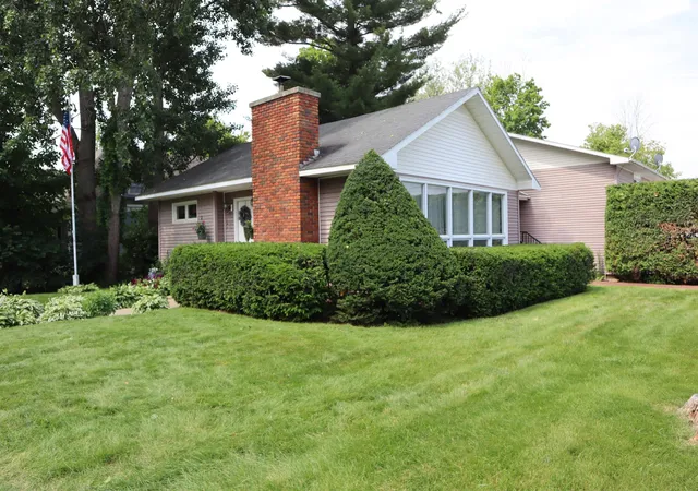 1st image of 21 Mott St, Alburgh, VT 05440 | MLS# 5097616