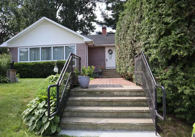 2nd image of 21 Mott St, Alburgh, VT 05440 | MLS# 5097616